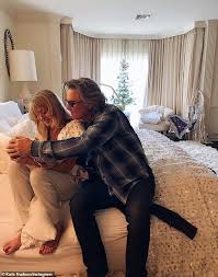 Interestingly, danny isn't the first partner kate had children with while. Kate Hudson Goldie Hawn And Baby Rani Make History On The Cover Of People S Best Issue Fr24 News English