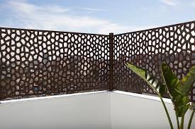 Instalacion De Celosia Leroy Merlin En 2020 Celosias De Jardin Decoracion De Vallas Decoracion De Patio Exterior