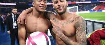 Cristiano ronaldo deserves to win another ballon d'or after his double in the champions league final victory over juventus, insists steven gerrard. Ballon D Or Neymar Mbappe Ou Ronaldo Parmi Les 30 Candidats Selectionnes Le Point