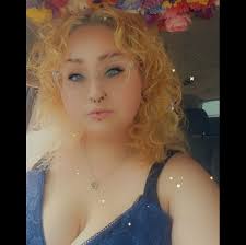 How to remove mud and poop from chickens' feet?