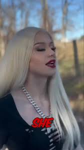 Skanky Bar Fly White Lady Who Sings Country