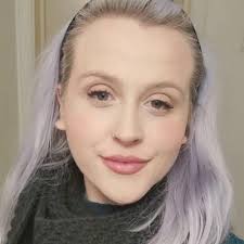 Chloe Lynch (@chloeeelynch)