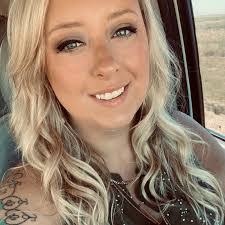 Anna Haggard's Instagram, Twitter & Facebook