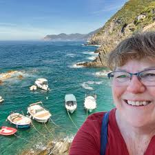 Any recommendations for HF or memoirs about Ireland? Thank you!