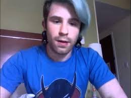 Dewi Rusli's Instagram, Twitter & Facebook