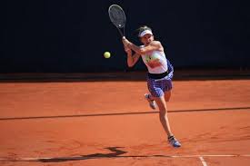 Watch the match highlights from simona halep vs. Wta Prag Simona Halep Kampft Schlagt Aber Die Nummer 118 Der Welt