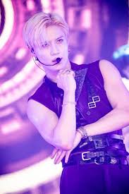 The '2 kids' video takes full advantage of the nighttime city lights and sees taemin deliver a stunning performance of a character clearly tormented by memories and past mistakes. Taemin S Body Transformation Shows Just How Much He S Grown Throughout The Years Koreaboo