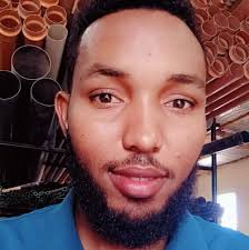 Soomaali badan oo qurbaha joogta ayaa jira, oo habeen iyo maalin  maqaayadaha ama TikTok iyo Facebook iwm dhexdiisa dhaha: Laandheere ayaan  nahay. Haddii la dhaho Laandheerayaal dalkiina ayaad u laabanaysaan ama la