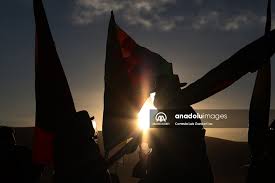 En el hemisferio sur, la gente celebró el solsticio de invierno en tiahuanaco, en bolivia. Bve8tbmmakxicm