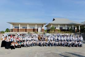 Diakui isdianto bahwa saat ini kepri masih memiliki empat potensi besar yang … Wagub Kepri Beri Arahan Di Smkn 4 Tanjungpinang Tidak Selalu Yang Sukses Itu Anak Orang Berada Karimuntoday