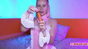 I very wanted to fuck that I had to use carrots. Sex with vegetables. Stuck  a carrot in my pussy