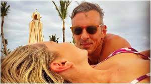 Joaquín Prat es sorprendido por su novia, Alexia Pla, en Formentera: le  organiza una gran fiesta