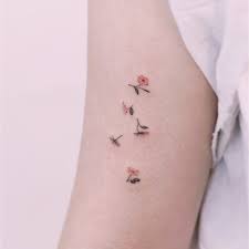 Small Birth Of Venus Tattoo Flowers In The Birth Of Venus Studiobysol Saegeemtattoo Studiobysol Koreantattoo Koreantattooshop Flowertattoo Tattoos Venus Tattoo Shape Tattoo