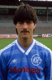 Als spieler war er für den sc freiburg in der 2. Die Transformation Von Jogi Low