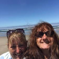 Unknown family of cooks or bakers. By the women being dressed alike, I  think they might have had a family restaurant they worked in. From  Missouri, 1910s-1920s, probably.