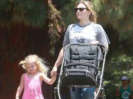 Dax randall shepard (born january 2, 1975) is an american actor, comedian, writer, and director. Kristen Bell Wants Her Kids To Take Care Of Their Health English Movie News Times Of India