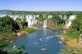 Die wasserfälle selbst teilen sich argentinien und brasilien untereinander auf (die grenze führt quasi einmal durch die fälle). Iguacu Wasserfalle Brasilien Argentinien Franks Travelbox