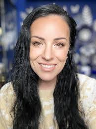 Amy Melville's Instagram, Twitter & Facebook