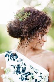 8 curly wedding hairstyles for medium length hair. Natural Curly Hair Bridal Hairstyle Ideas To Love My Sweet Engagement