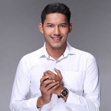 Dengan perawakan tinggi, hidung mancung membuat ia terlihat tampan. 7 Fakta Bripda Gariz Luis Polisi Ganteng Yang Ciduk Youtuber Sampah