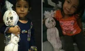 Maybe you would like to learn more about one of these? Siap Tidur Sekali Kanak Kanak Unik Suka Main Tidur Dengan Patung Berwajah Pocong Buzzkini