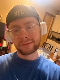 Evening everyone 👋 I'm Connor! 28 year old in Manchester who's for some  new friends in the area for hikes, drinks and motorbikes rides.