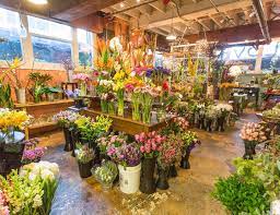 Portland!!!! We are ready for you! Just a few days left to get your order  in for Valentine's Day. Our shop is filled with fresh flowers for your  order! Call us today