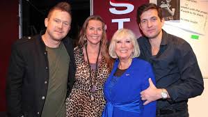 Willeke alberti is a dutch singer and actress, the daughter of entertainer and singer willy alberti and hendrika geertruida kuiper. Na Afloop Van Het Concert Willeke Alberti Fanpagina Facebook