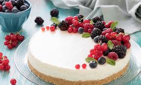 In questo caso la cheesecake ai frutti di bosco è appunto arricchita dai frutti freschi, che ho pensato di spadellare un poco con dello zucchero a velo, per renderli più morbidi. Cheesecake Ai Frutti Di Bosco Una Delizia Estiva Cataldi Com