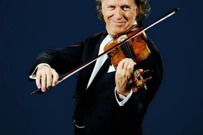 André Rieu, the violin virtuoso and his orchestra at the Accor Arena -  Sortiraparis.com