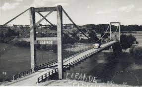 11 agosto 2021 guillermo lópez a. Galeria Historica De Carahue Puente Colgante De Carahue Decada Del 70 Gentileza Trinidad Pereira Ghc Carahue Memoria Puente Colgante Galerias Puentes