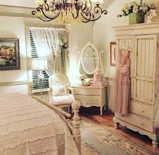 But surely the towels could have been folded appropriately. Pin By Roselynn Rea On Home Decor Shabby Chic Room Decor Shabby Chic Room Shabby Chic Furniture