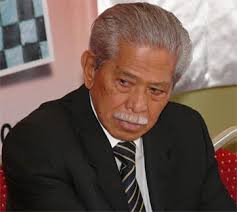 CHESS COACH , ajedrez a la orden: Florencio Campomanes, en paz descanse.