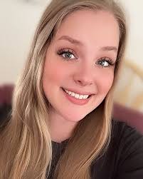 Tara Lloyd (@taralloyd.22) • Instagram photos and videos