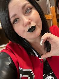 Hiii guys :) full of love from Canada 🇨🇦. Pls be Kind. 🖤🖤