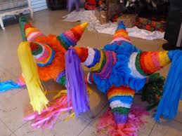 Traditional Star Pinata By Pinatarte1 On Etsy 15 00 Con Imagenes Pinatas Tradicionales Pinatas Navidad Pinata De Picos Traditional mexican pinatas, or piñatas in spanish, are thought to have originated from the aztecs and mayans in mexico. pinterest