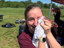 What a wonderful, sunny Christmas Day for a run, am I right? I'm already  sick of winter weather running so this is my protest to the cold and snow!!  😎❄️ Hope everyone