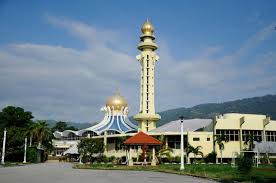 The penang state mosque or masjid negeri pulau pinang is a state mosque located at jalan masjid negeri (green lane) in george town, penang, malaysia. 7 Masjid Megah Di Malaysia Yang Bisa Dijadikan Tempat Ibadah 10 Terakhir Ramadan Reservasi Travel Blog