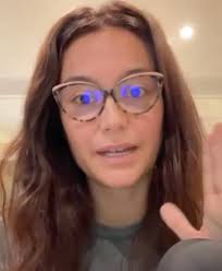 Expert shares theory behind why Baby Reindeer's Martha types 'sent from my  iphone'