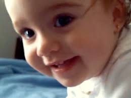 Amor mío sólo Dios sabe cuánto significa tu presencia en mi vida!!!  Palabras para qué? si no podrán jamás describir esto que siento… gracias  por enseñarme a ser mamá… A vivir con verdadero sentido…, ...