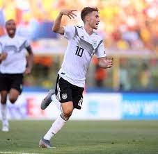 Nicht selten wird deutschen teams vorgeworfen, sich durch zu viel ballbesitz verwundbar zu machen. U21 Em Luka Waldschmidt Schiesst Deutschland Ins Finale Welt