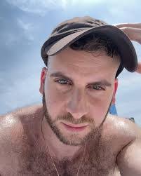 Bradley Stern's Instagram, Twitter & Facebook