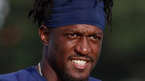 Mack hurts hamstring