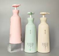 Custom Logo Strawberry Shape Shower Gel Bottle 350ml Berry Foam Bath Set  Promotional Corporate Gifts Cute Bathroom Decor Pink
