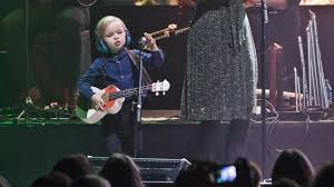 Thank you for your wonderful news!.war vor jahren mit meinem sohn bei dir in düsseldorf in deinem studio,hatte maximilian damit seinen traum. Prozess Um Angelo Kelly Kinderarbeit Oder Kunst Bayern Sz De