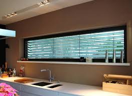 Wie das putzen mit essig genau geht, steht hier. Modernes Kuchenfenster Mit Raffstore Fur Ein Angenehmes Arbeiten In Der Kuche Fenster Modern In Dunkel