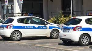 Jun 07, 2021 · formia, controlli degli agenti di polizia nella zona della 'movida' scritto da comunicato stampa il 07/06/2021 alle ore 15:13, in cronaca, formia. Aggressione Alla Polizia Locale Di Minturno Cisl Il Comune Si Costituisca Parte Civile Il Faro Online