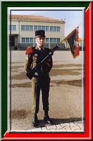Porte Fanion Du 2eme Rep French Foreign Legion Legion Etrangere Military Units