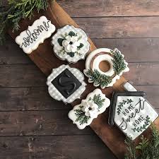 Melissa Matthews S Instagram Profile Post House Warming Cookies For My First Set Of 2020 And I M Loving Pretty Cookies Sugar Cookies Decorated Flower Cookies