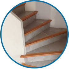 Fabrication Et Pose D Escalier En Beton Carrele A Carcassonne Et Toulouse Escalier Beton Escalier Diy Maison